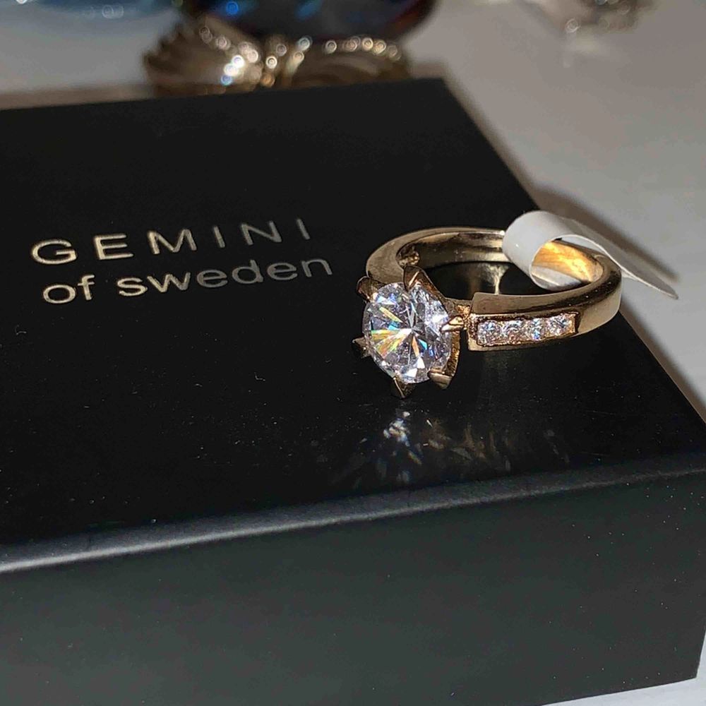 Super fin OANVÄND ring från Gemini of Sweden. Original pris ca. 300kr. Kontakta mig gärna vid frågor!🥰. Accessoarer.