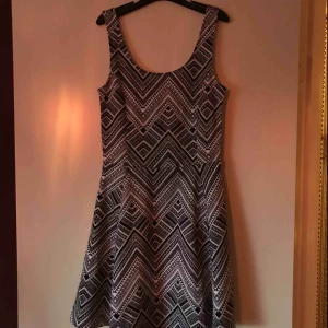  - Aldrig använd. Lite stretchig. Betala gärna med swish. Samfraktar om du vill köpa någon annan vara. 35 kr frakt.