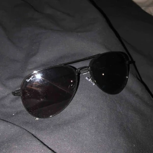  - Säljer solbrillor till sommaren. 50 kr st alla 3 för 120 kr