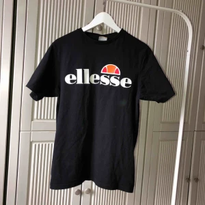  - Tshirt använd fåtal ggr, som ny! 