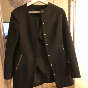  - Kappa ifrån vero Moda. Fint skick inga märken 