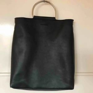  - Svart väska Carin Wester 