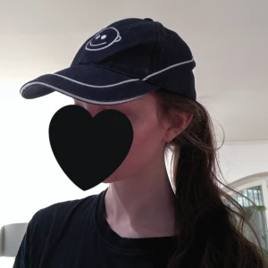  - Najs keps med smiley!! : )  