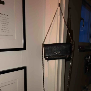  - Zadig rockback nano-size. Knappt använd och därmed väldigt fint skick. Säljer pga att den inte kommer till användning 