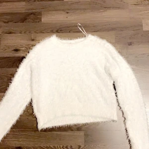 Fluffig tröja💕 - Jätte fin fluffig tröja. från Hm💕