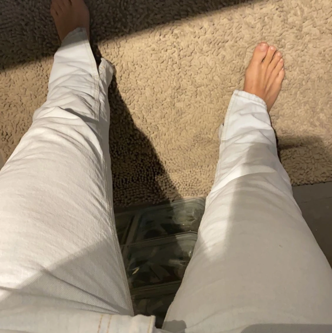 Ljusa jeans med slits - 90