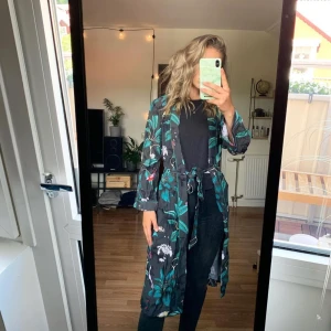 Kaftan - Aldrig använd, storlek XS, 120kr.