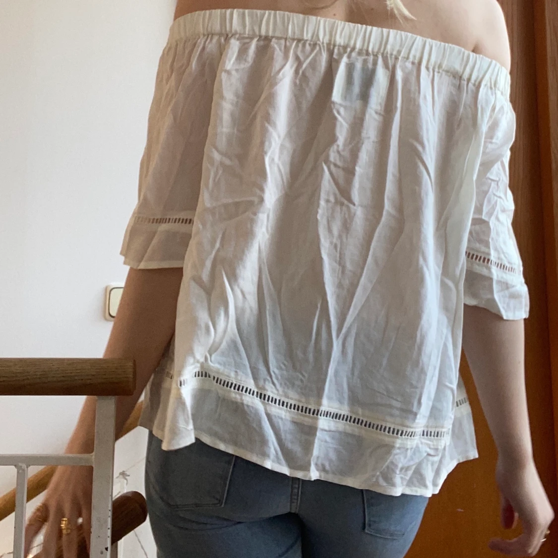 Vit blus med bara axlar - 90