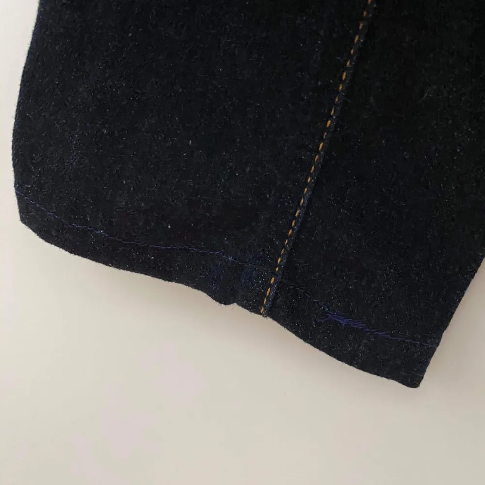 Nudie jeans i storlek W29 L32 men upplagda, innerbenslängd 73 cm. Aldrig tvättade och använda endast 2-3 gånger.. Jeans & Byxor.