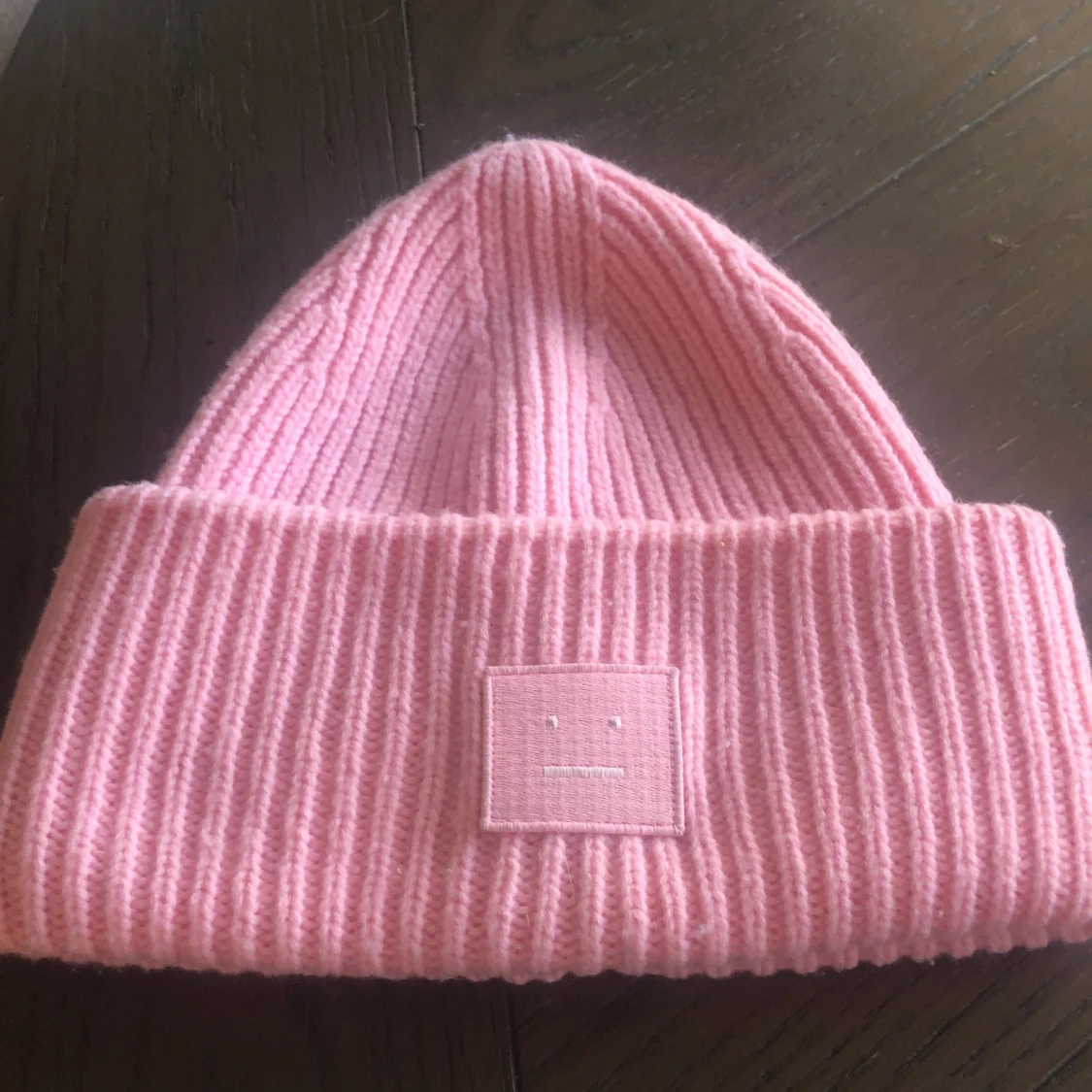 Acne mössa, rosa