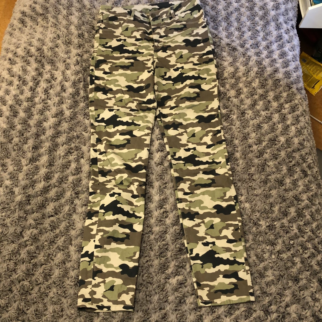 Högmidjade jeggings från H&M