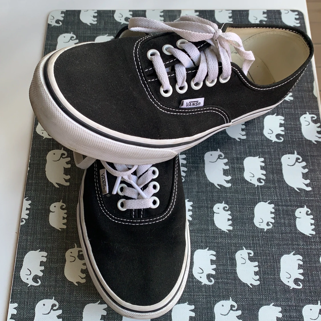Vans Authentic Shoes storlek 38,5