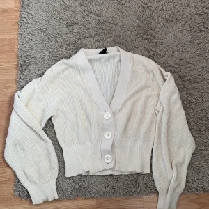 Lindex vit trendig kofta - Storlek s, knappt använd, nyskick nypris 399 kr