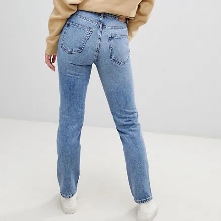 Blåa Weekday jeans i modellen ”seattle” och strl 24/30. Kanmötas upp i sthlm annars står köparen för frakt!. Jeans & Byxor.