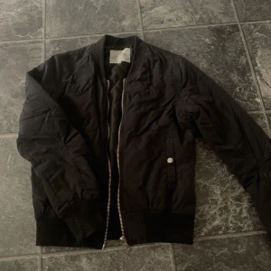 Bomberjacka - Jätteskön till hösten💕 köpare betalar frakten