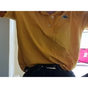 Kappa pikétröja - Köpt på plick, ursnygg men har bytt stil. Bra kvalla och den verkar vara äkta. Köpare står för frakt