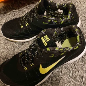  - Nike träningsskor som är i mycket bra skick, storlek 37.5!