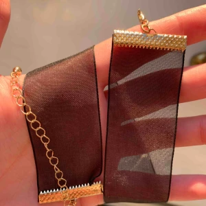 Choker - Brett choker halsband Möter upp i Uppsala annars står köparen för frakten💓🌸🧡Kan frakta flera plagg tsm så kolla in min profil för mer kläder :)