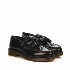  - Adrian tassel loafers, dr.martens storlek 37. Sparsamt använda, fint skick!  Kan skicka fler bilder på begäran. 🥡🥢