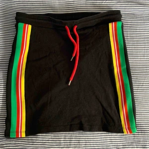 Zara kjol! - Kjol från Zara! 80 kr och kjolen är din💗💗💗 (Inklusive frakt)