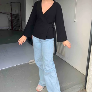  - Kavaj i bra skick, inga slitningar alls! 