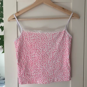 Leopard linne - Gulligt rosa leopardlinne ifrån Shein!  säljer då jag inte får användning av den✨