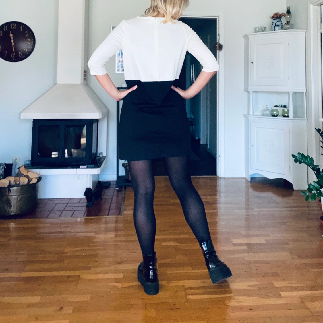 Svart/vit klänning - 90