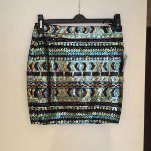  - Kjol från Nelly med paljetter 