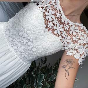 💛 Fin vit klänning • Aldrig använd 💛  +Frakt tillkommer
