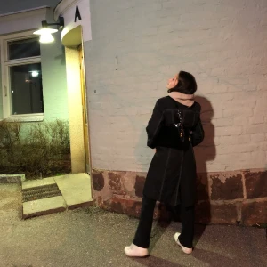 Michael kors kappa - Supersnygg kappa som jag köpt på second hand från Michael kors (Smutsig spegel). Buda från 300kr💗💗