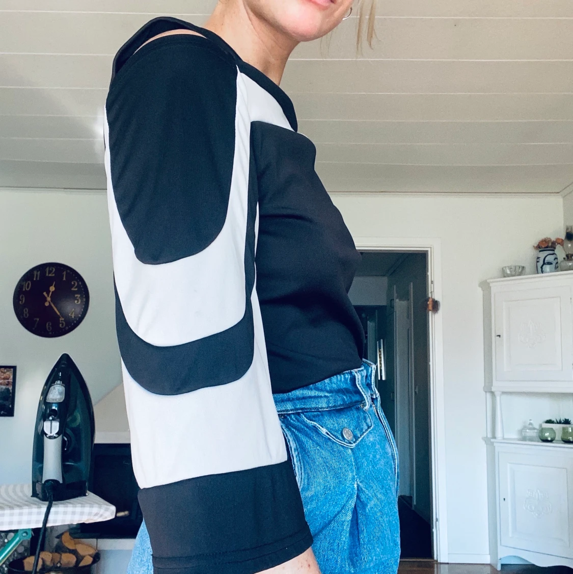 Topp med bara axlar.  - 91