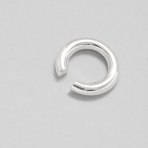 All Blues Almost ear cuff thin - Köpt för ett år sen, använd ett fåtal gånger. Nypris 1500:-