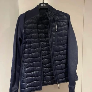 Peak performance jacka storlek S mörkblå - Oanvänd! 