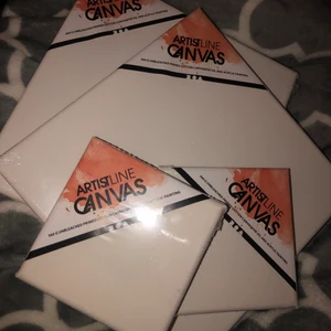 Canvas tavlor - Artistline Canvas tavlor i 20x20cm och 10x10cm. 20x20cm 50kr/st, 10x10cm 15kr/st. Paket pris går att diskuteras🥰