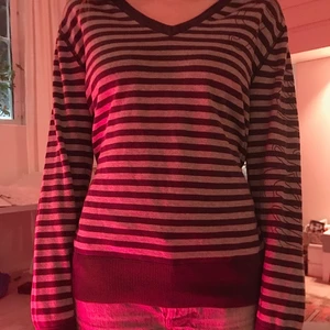 Y2K tröja  - Fin Y2K tröja. Buda i kommentarerna🌞