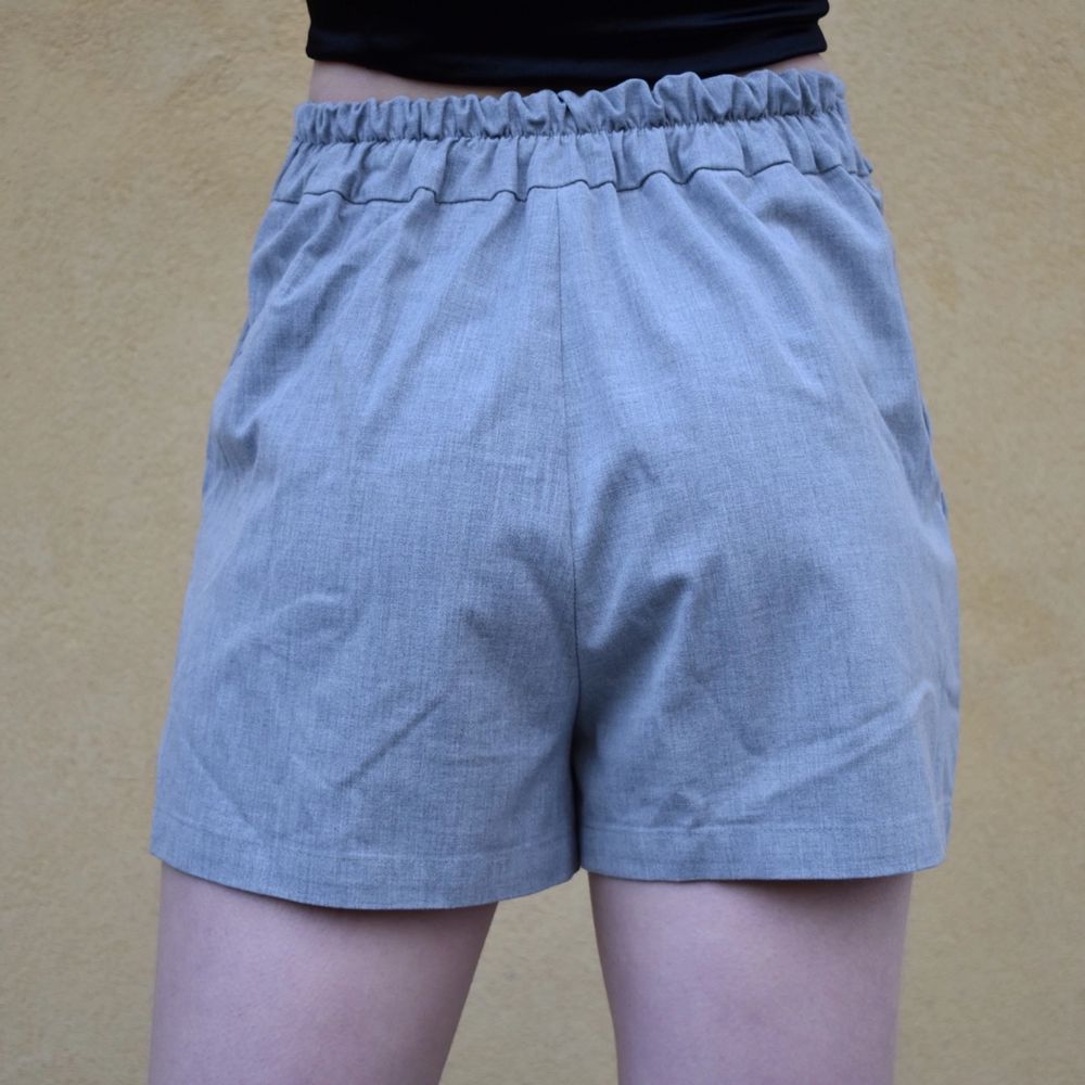 fina shorts från Pull&Bear!❣️storlek S men passar även en mindre M. extremt sköna och passar till mycket🥰. Shorts.