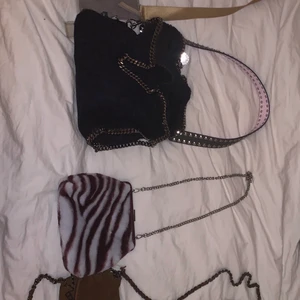 Intressekoll väskor - Intressekoll på några av mina väskor! Skriv privat för mer information och buda på en väska om du är intresserad⚡️⚡️💕