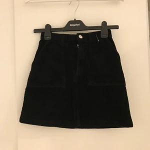 Manchester kjol i 32 - Säljer eftersom att jag inte har någon användning för det längre🤗 superfin!!