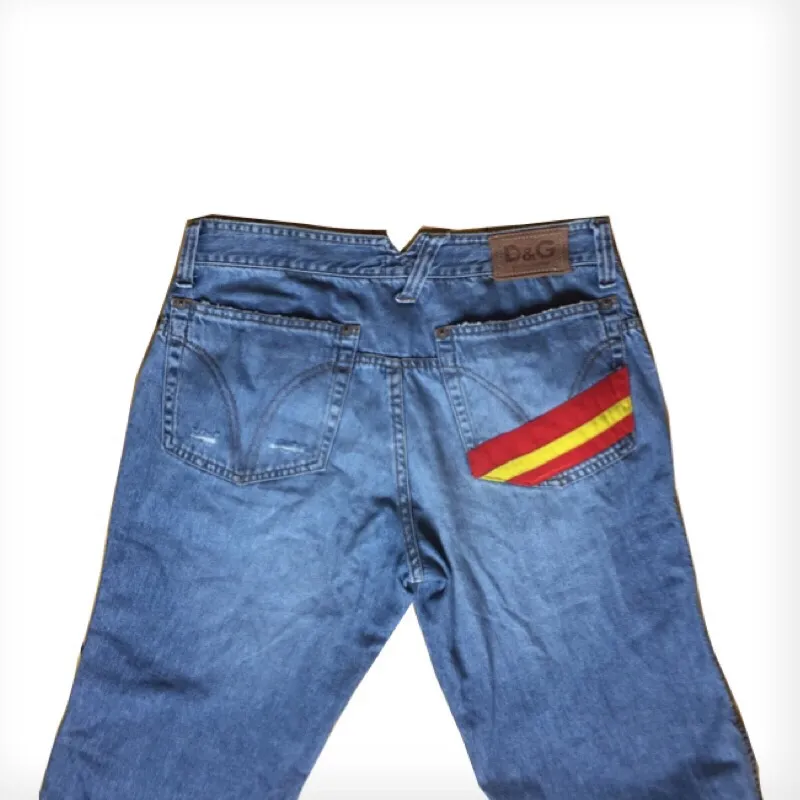 Ett par sköna jeans. Pris kan diskuteras. Jag fraktar över hela Sverige där köpare står för fraktkostnad. Betalning sker via Swish! . Jeans & Byxor.