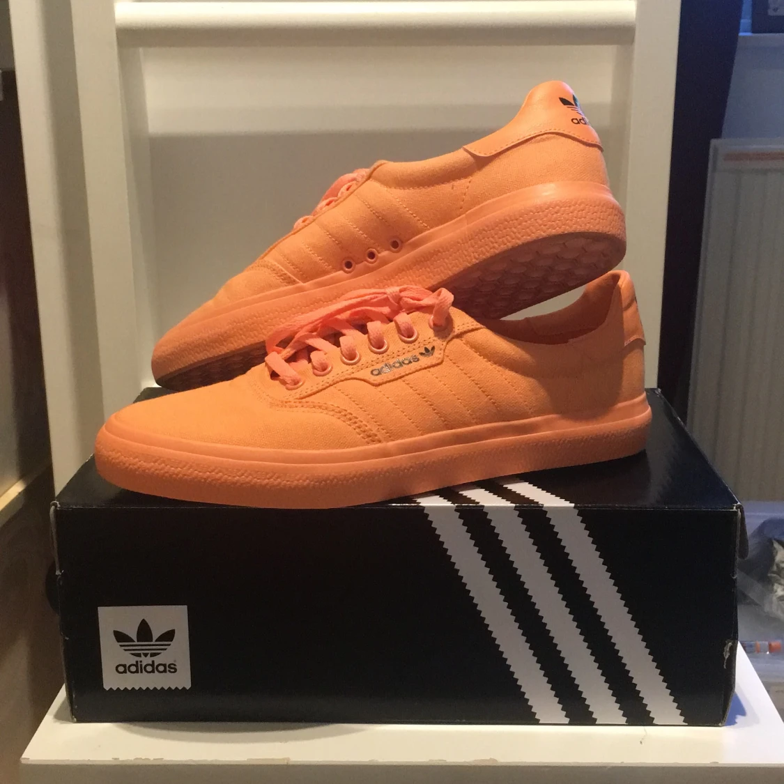 Peach Adidas skor - 91
