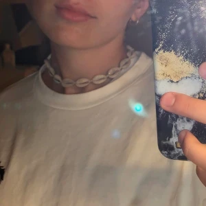 ”Puka Shell” necklace - Justerbart snäckhalsband🤩 använt fåtal gånger. Frakt ingår i priset📦