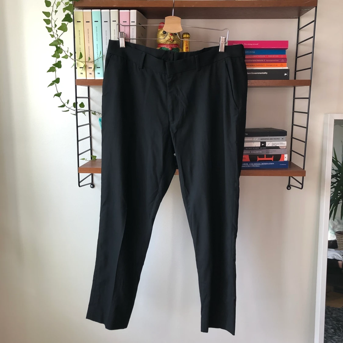 Croppade kostymbyxor 