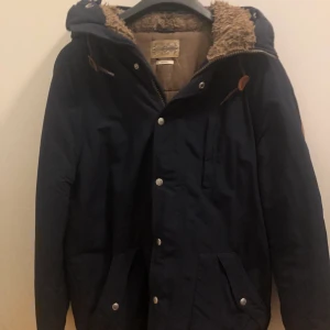 Jacka  - Jacka i storlek medium.