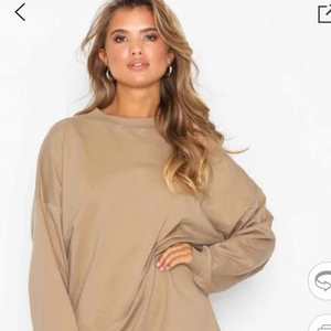  - As fin oversized sweatshirt från Nelly  Knappt använd Frakt står köparen för 
