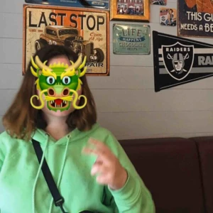  - snygg grön hoodie från bikbok i strl M!  frakt 79kr men kan mötas i norrtälje/stockholm <3