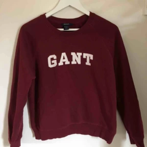  - Tröja ifrån Gant i väldigt fint skick. Frakt tillkommer! 