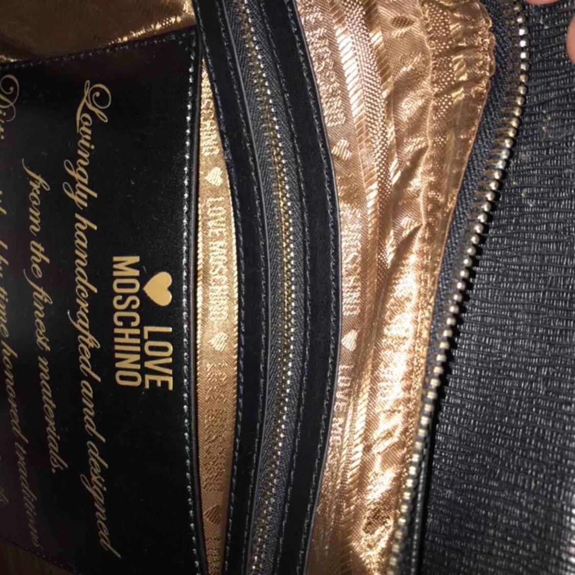 Moschino väska - 90