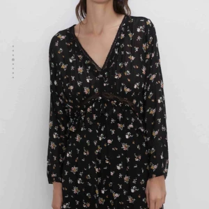  - New, with tags  never worn. I bought wrong size but forgot to return. Postage is not included. We can meet up at central of Göteborg 