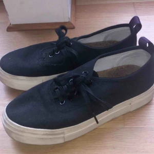  - Eytys mother canvas i svart, knappt använda!  