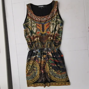  - Jättefin klänning från Desigual med broderi framtill. Liten I storlek. Använd en gång, den är som ny! Köparen står för frakten 🌠